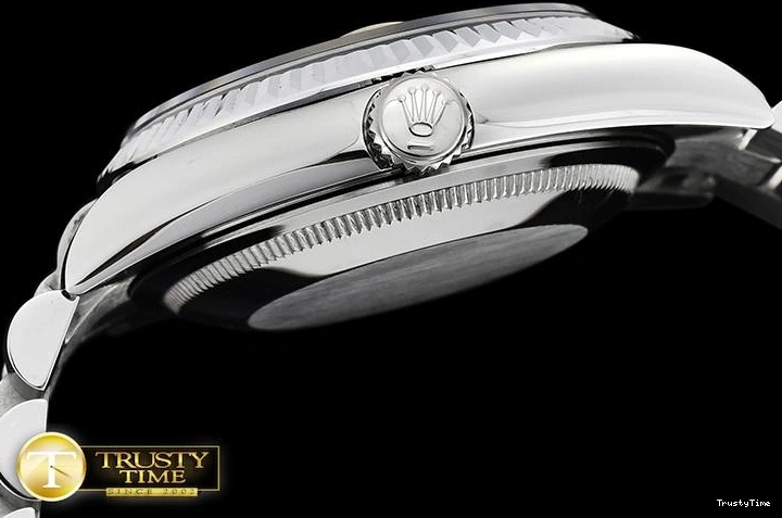 0225 Durable RDD0215B – DayDate 36mm 684